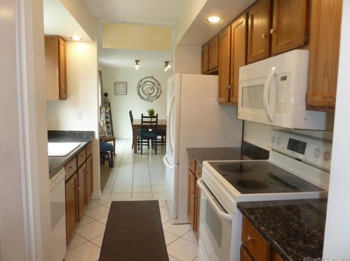 52 Hickory Ln, Waterford, CT 06385-4231