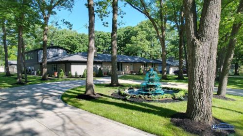 2716 Edgewood Dr, Dyer IN  46311-2309 exterior