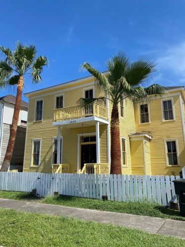 1505 Mechanic St, Galveston TX  77550-2530 exterior