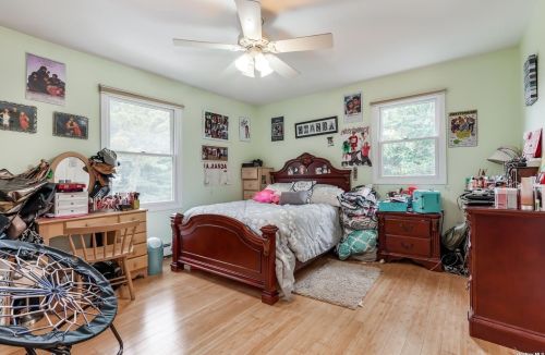 162 10th Ave, Holtsville NY  11742-2357 exterior