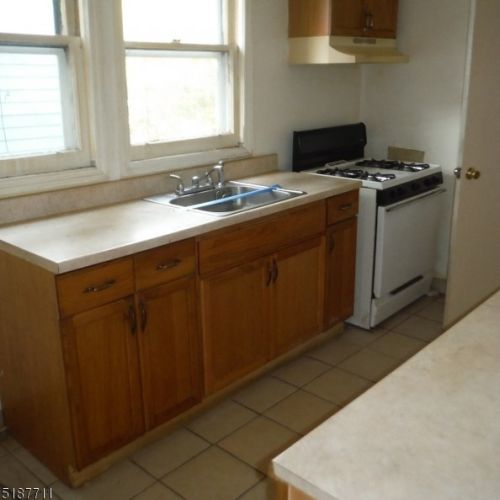 708 Chestnut St, Roselle NJ  07203-1948 exterior