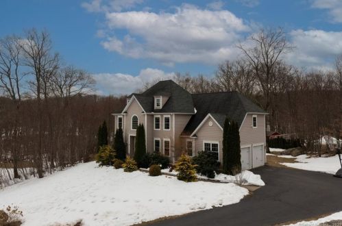 14 Farm Ridge Rd, Unionville CT  06013-2018 exterior