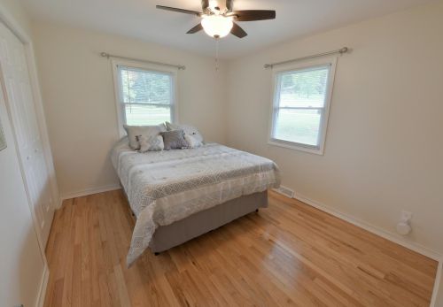 1715 Nob Hill Rd, Zanesville OH  43701-1027 exterior