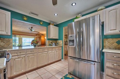 1005 Strawpocket Pl, Ruskin, FL 33573-6240