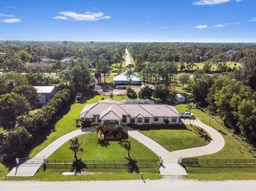18566 40th Run, Town Of Loxahatchee Groves, FL 33470-2362