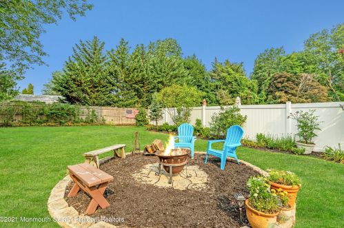 243 Crestview Dr, Middletown NJ  07748-3604 exterior