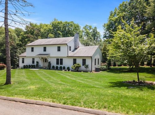 12 Falmouth Rd, Stamford CT  06903-2312 exterior