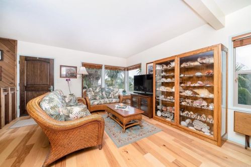 4438 Pescadero Ave, San Diego CA 92107-3629 exterior