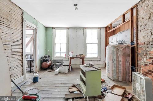 310 Main St, Edinburg VA  22824-9439 exterior