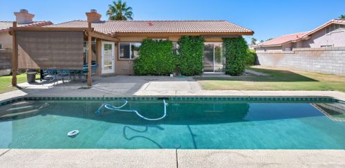 45160 Bridgette Way, La Quinta CA  92253-7200 exterior