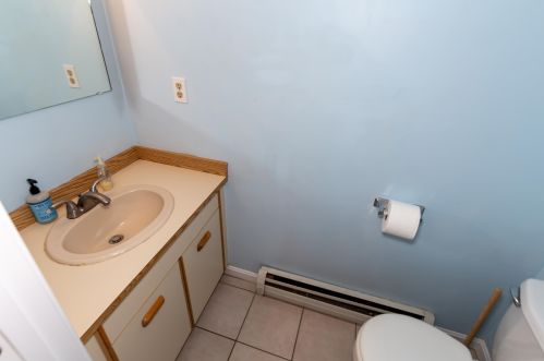 32 Tideview Dr, Dover NH  03820-4579 exterior