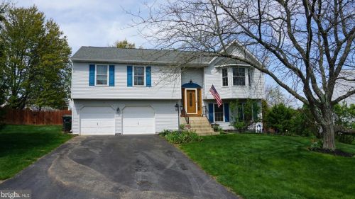 24 Sawgrass Ave, Cross Roads, PA 17322-9221