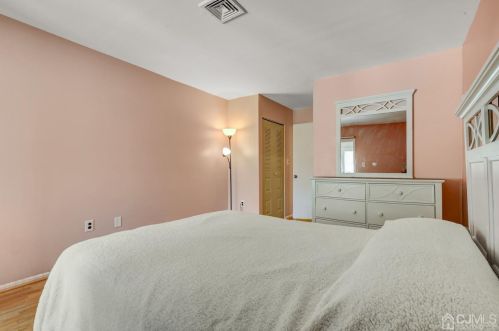 18 Cloister Ct, Old Bridge NJ  08857-3205 exterior