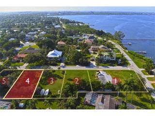 8114 17th Ave, Bradenton, FL 34209-9778