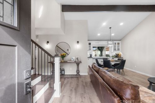 29106 Highplains Ct, Santa Clarita, CA 91384-3563