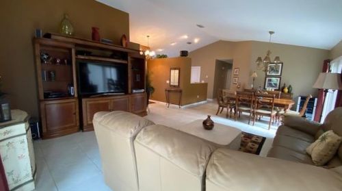 79 Admirals Ct, West Palm Beach, FL 33418-7191