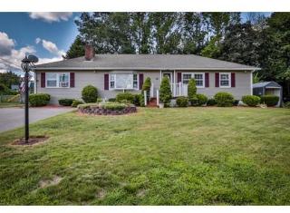 27 Dennis Dr, Salem, NH 03079-2009