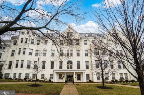 101 Carolina Ave, Washington, DC 20003-1828