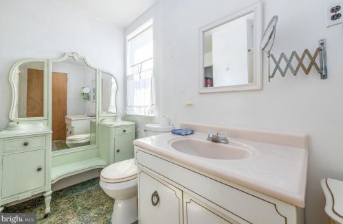 1424 Jackson St, Philadelphia PA 19145-3617 exterior