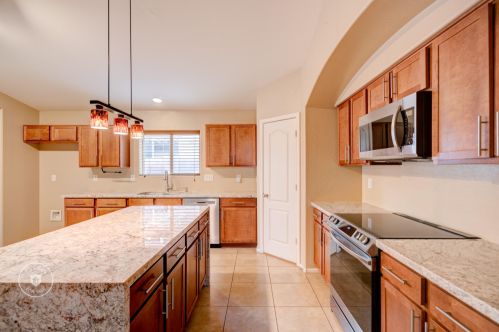 8815 Pioneer St, Tolleson AZ  85353-8622 exterior