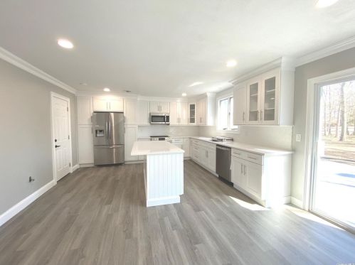 8 Jewel Dr, Holtsville NY  11742-1020 exterior