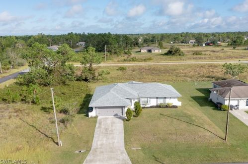 1139 Emory St, Lehigh Acres, FL 33974-4752