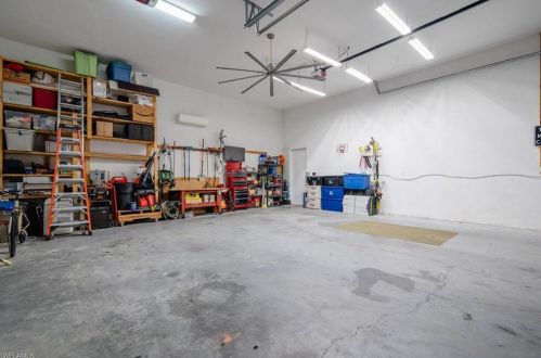 670 1 St, Naples FL 34117-5106 exterior