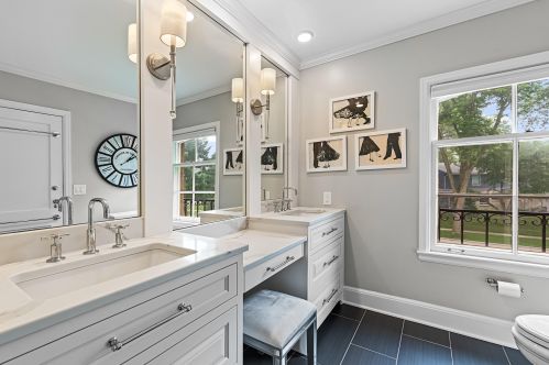 4749 Cramer St, Milwaukee WI 53211-1228 exterior