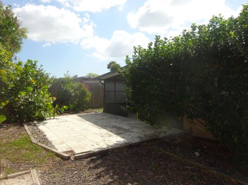 5699 Middlecoff Dr, West Palm Beach, FL 33413-1238