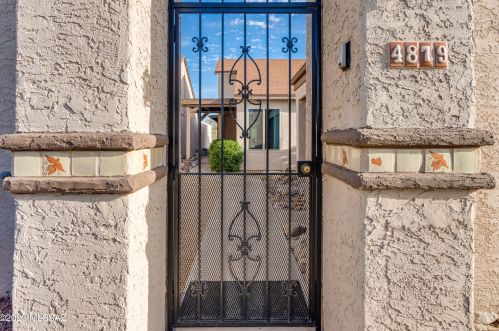 4879 Doria Dr, Tucson, AZ 85742-4102