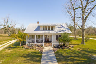 42164 Yokum Rd, Ponchatoula, LA 70454-4920
