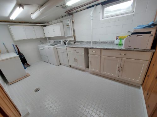 6027 Lake Dr, Cudahy WI  53110-3126 exterior