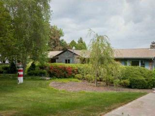 528 Nanaquaket Rd, Tiverton, RI 02878-4753