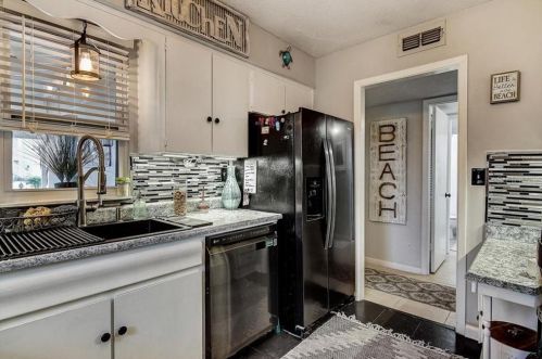 4046 Floramar Ter, New Port Richey FL 34652-3167 exterior