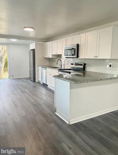 402 Division St, Riverton NJ  08077-2146 exterior