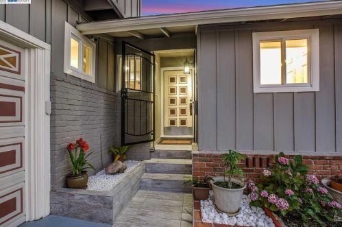 1769 Lefebvre Way, Pinole, CA 94564-1911