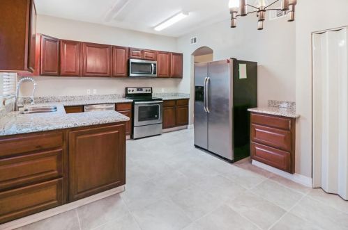 1610 Chestnut Ridge Rd, Humble, TX 77339-3270