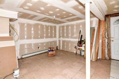 43 Julie Cres, Central Islip NY  11722-4907 exterior