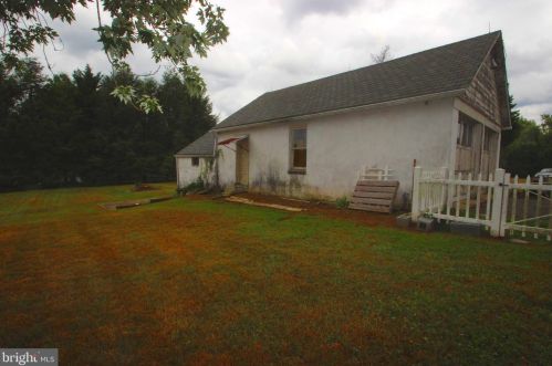 373 Concord Rd, Glen Mills PA  19342-1403 exterior