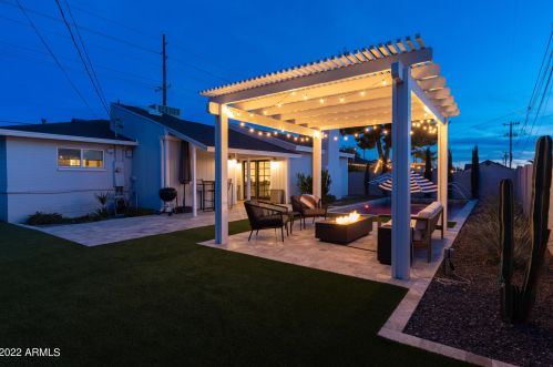 5744 12 St, Phoenix AZ 85086-7351 exterior