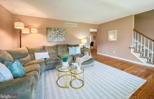 283 Croasdale Dr, Langhorne, PA 19047-1400