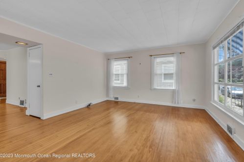 1604 Maplewood Rd, Belmar NJ 07719-3151 exterior