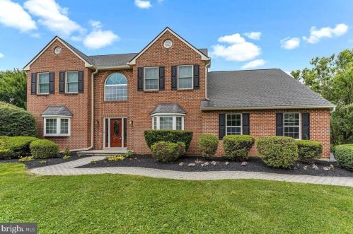3766 Brookcroft Ln, Boothwyn, PA 19060-1816