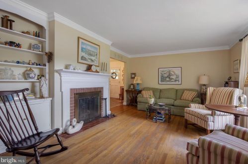 28 Boulder Brook Dr, Wilmington, DE 19803-4015