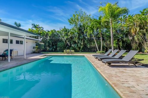 625 Orchid Dr, Naples FL  34102-5012 exterior