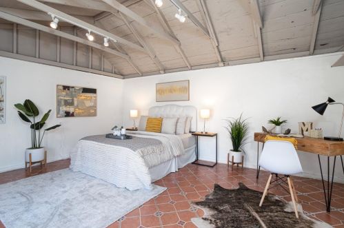 2380 108th Ave, Oakland CA  94603-4112 exterior