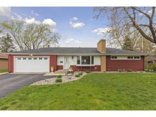 1318 94th St, Minneapolis, MN 55425-2530