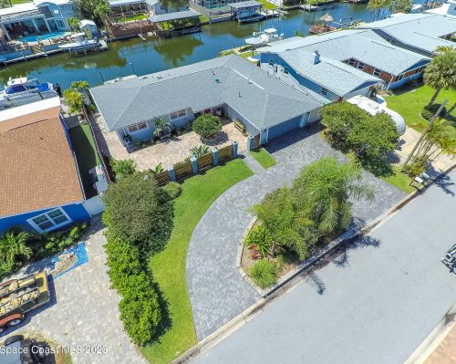 1725 Davis Dr, Merritt Island, FL 32952-5943