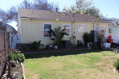 2867 Daneland St, Lakewood, CA 90712-2131