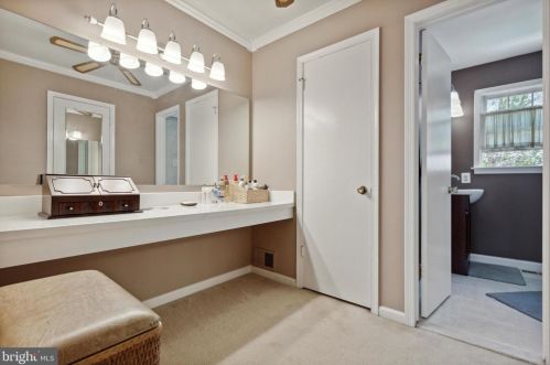 1186 Horseshoe Dr, Blue Bell PA  19422-1948 exterior